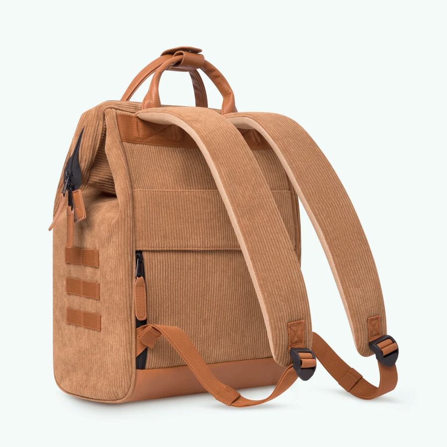 mochila aventurera mediana dubái