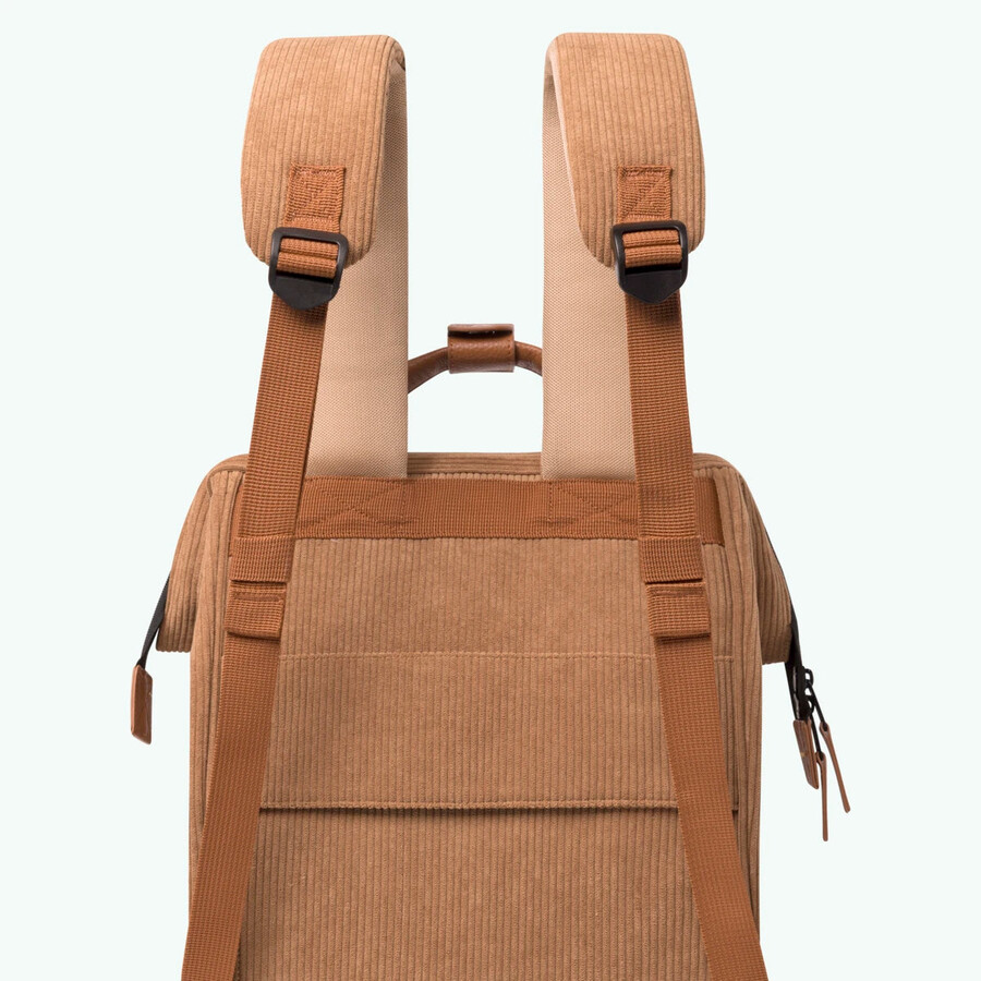 mochila aventurera mediana dubái