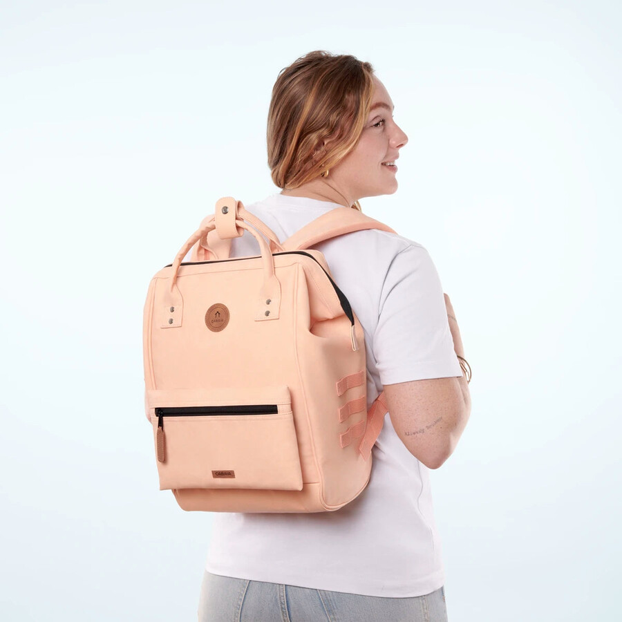 mochila aventurera mediana como