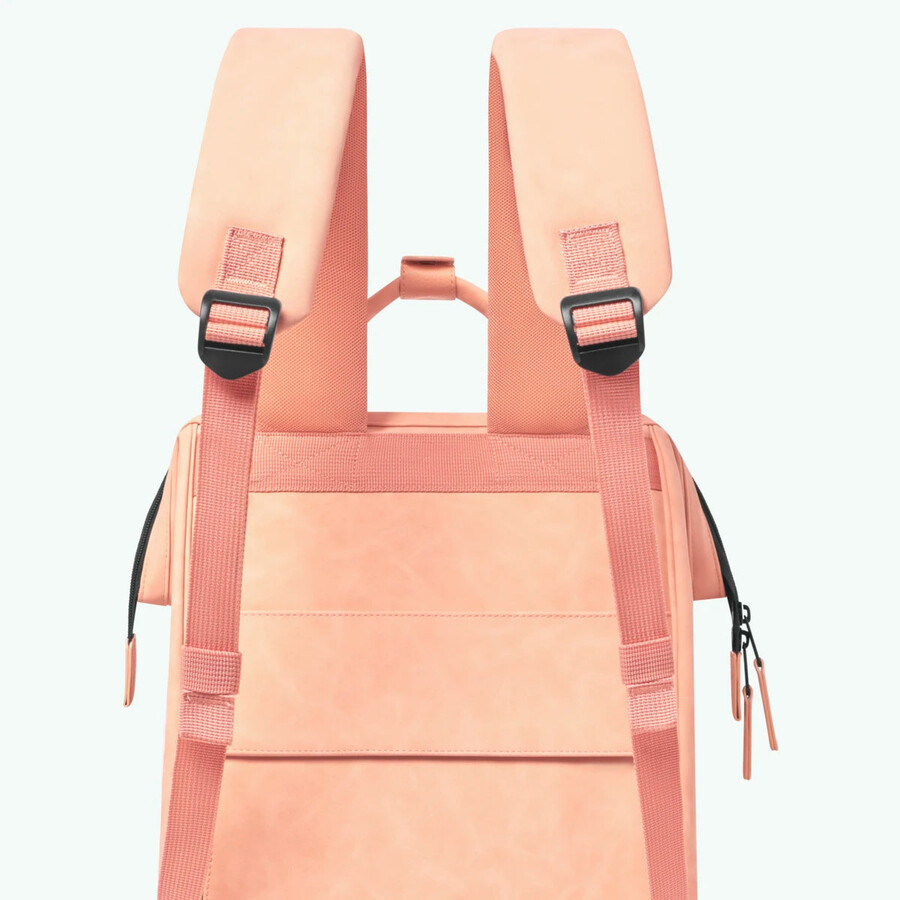mochila aventurera mediana como