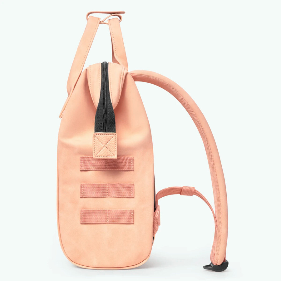 mochila aventurera pequeña como