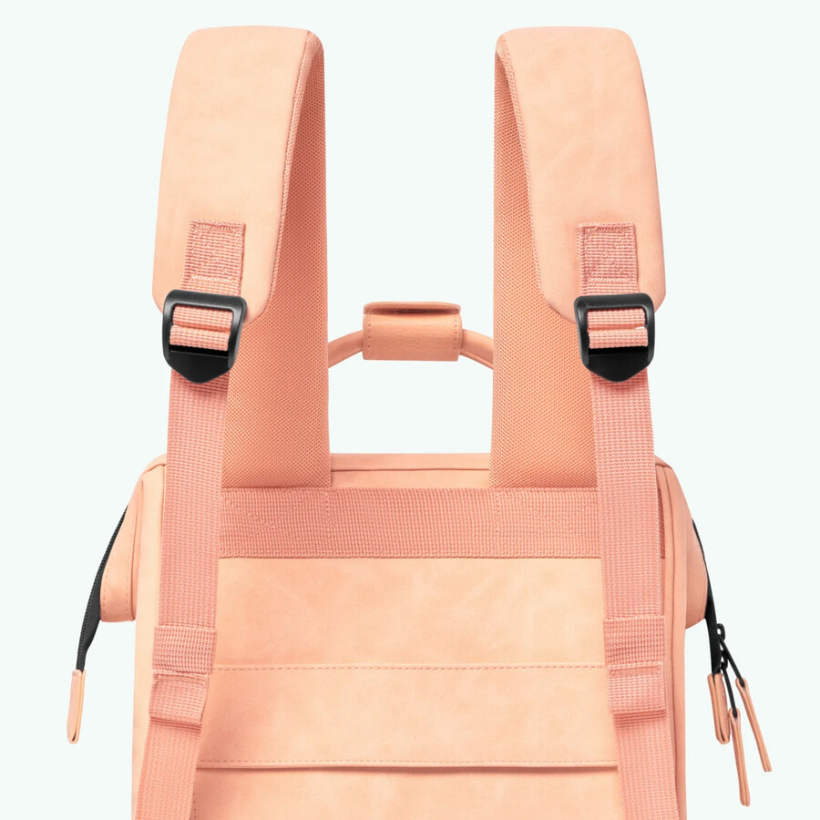 mochila aventurera pequeña como