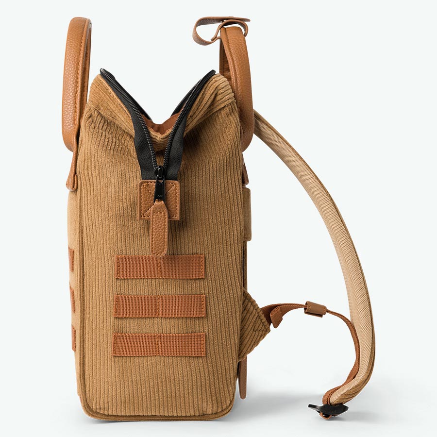 mochila pequeña para aventureros de dubái
