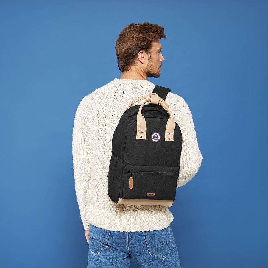 mochila negra de la vieja escuela - mediana